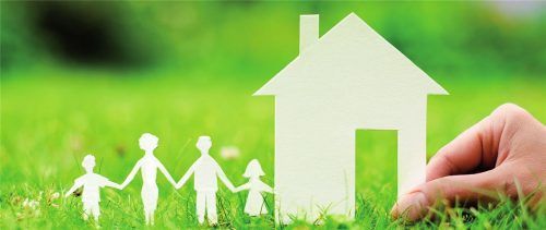 Familienglück im Eigenheim: Damit das gelingt, sollte man unbedingt frühzeitig mit der Planung beginnen. Foto PantherMedia/Ashumskiy