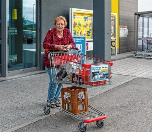 Für andere Einkaufen gehen: Berta Frai aus Vogtareuth tut es seit Langem. In Zukunft könnten derartige kleine Alltagshilfen in der ganzen Gemeinde zur Selbstverständlichkeit werden, eine neue Vereinsgründung soll es möglich machen.Foto thomae