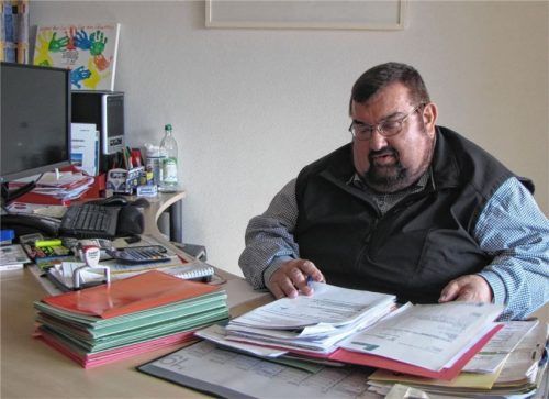 Hans Loy ist amtierender Bürgermeister von Prutting – im Ehrenamt. Ab 1. Mai, mit der neuen Amtsperiode nach der Kommunalwahl, wird er oder sein Nachfolger laut jüngstem Beschluss hauptamtlich tätig sein.Foto Re