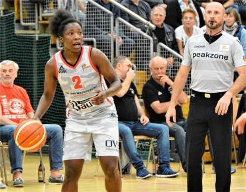 Kelly Moten will mit Wasserburgs Damen heute, Samstag, aus Heidelberg einen Sieg mitnehmen. Foto  Hörndl