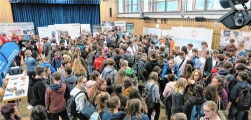 Mehr als 650 Schüler und 50 Aussteller nahmen an der Azubi-Messe teil.