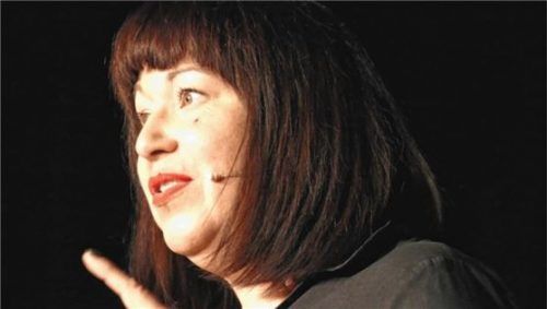 Mika Blauensteiner räsonniert über ihre Figur, ihr Alter und ihre Beziehungen.Foto  Janka