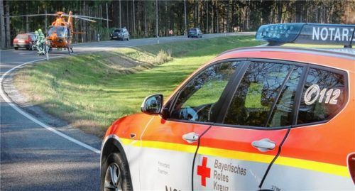 Mit einem Rettungshubschrauber wurde der Motorradfahrer ins Klinikum geflogen. Foto fib/Eß