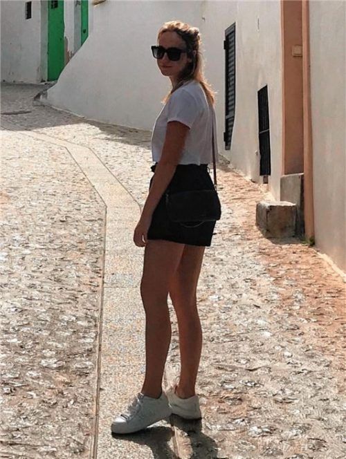 Nur anfangs konnte Marlies Selinger den Kurzurlaub auf Ibiza in vollen Zügen genießen. Durch die Pleite von Thomas Cook muss sie ein zweites Mal für das Hotel bezahlen. Dass sie ihren Rückflug antreten kann, erfährt sie erst am Flughafen. Foto  privat