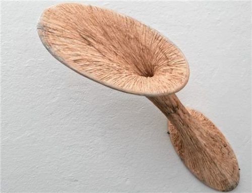 Ungewöhnliche Formen arbeitet der Bildhauer Heiko Börner aus dem Holz heraus.