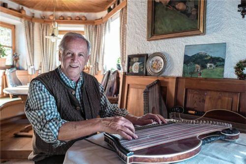 Zitherspiel in der Bauernstube dahoam in Seebach. Für Hans Berger ist Heimat vor allem geprägt von gutem Zusammenleben.Fotos Nitzsche