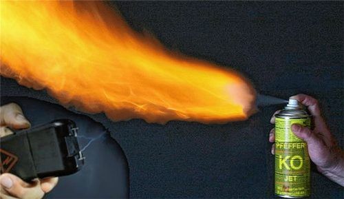 Zuerst attackierte der Angeklagte den Türsteher eines Clubs in Waldkraiburg mit Pfefferspray, dann versetzte er dem Mann mindestens drei Elektroschocks mit dem Elektroschocker. Dabei entzündete sich das Spray. Das Opfer, das ihn zuvor aus der Disco geworfen hatte, erlitt dabei schwere Verbrennungen im Kopfbereich. Das Amtsgericht verurteilte den heute 28-jährigen Täter zu einem Jahr und drei Monaten Gefängnis auf Bewährung.Foto montage Becker