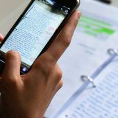 Handys an Schulen: Regeln statt Verbot