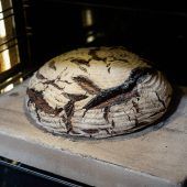 Sauerteigbrot selbst backen (ergibt ein Brot mit 2 Kilogramm)