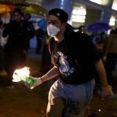 Polizei belagert Uni in Hongkong