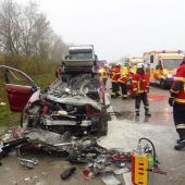 Unbekannte zünden Adventskranz an