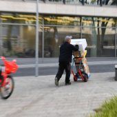 Paketzusteller vergewaltigt Kundin