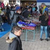 Viel los beim Skiflohmarkt in Schechen