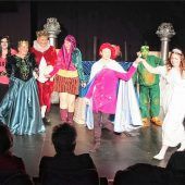 Gefeierte Premiere im Kulturschupp‘n: „Der Froschkönig“