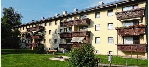 Am Moorgarten 12 bis 16 muss einiges erneuert werden. Die Stadt will, dass sich die Kosten für die Mieter im Rahmen halten.Foto  RE
