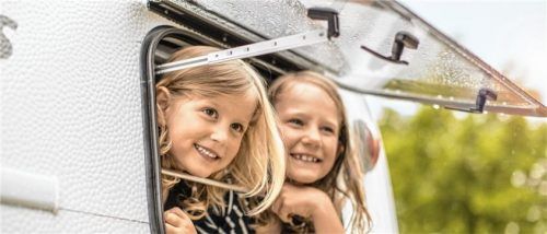 Campingurlaub liegt im Trend: Das belegen auch die Neuzulassungen. Foto ampnet/Dethleffs