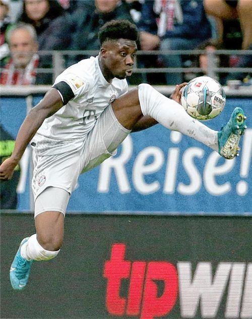 Der Senkrechtstarter des FC Bayern München Alphonso Davies  will am Samstag im Heimspiel gegen Leverkusen die Erfolgsserie fortsetzen. Foto  dpa