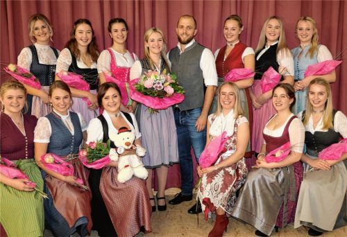 Die Aschauer Garde freut sich auf die „gemeinsamen Strapazen“ in der kommenden Faschingssaison.Fotos rehberg