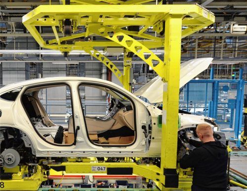Die Automobilindustrie ist mit gewaltigen Veränderungen konfrontiert. Foto dpa