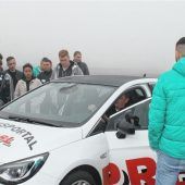 Mit quietschenden Reifen