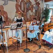 Mit Liedern und Instrumenten viel Freude überbracht