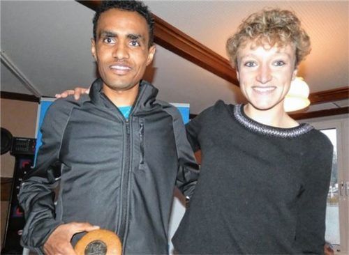 Die Gewinner des 33. Trostberger Alzauenlaufes Filimon Abraham aus Traunstein und Maria Kerres (SWC Regensburg).