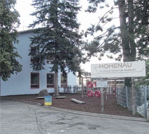 Die Hohenau Schule soll attraktiver werden. Wie, darüber soll sich ein Arbeitskreis Gedanken machen. Foto Riedl