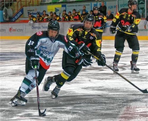 Die Junioren der Starbulls Rosenheim empfangen am „Tag des Nachwuchses“ den EC Bad Tölz zum Derby.Foto Krumpe