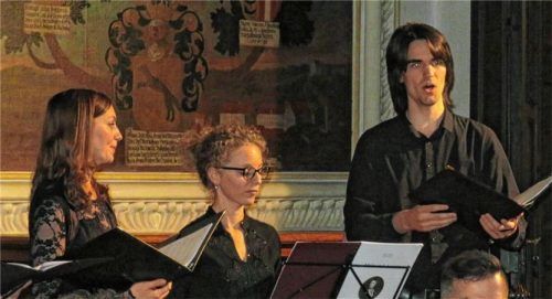 Die Solisten der Oper: Die Soprane Martina Schifferer und Anna Mühlbauer mit Altus Tenor Valentin Schima (von links).