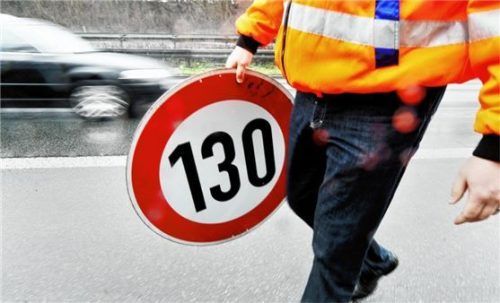 Die SPD-Kreistagsfraktion fordert unter anderem eine durchgängige 130-km/h-Beschränkung auf der Inntalautobahn zwischen Rosenheim und Kufstein. Foto dpa