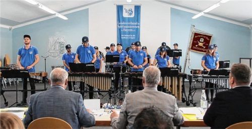 Drumband (bayerischer Meister 2019) des Spielmannszugs Stephanskirchen.Foto re