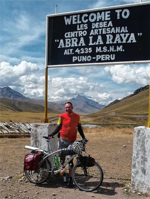 Ein Pass in Peru –auf 4335 Höhenmeter: Je höher, desto dünner wird die Luft. „Das erschwert das Radeln“, so Wolfgang Büttner.