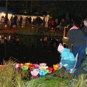 Lichter am Wegrand, Lichter auf dem Teich