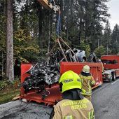 Luxusauto fordert Feuerwehren