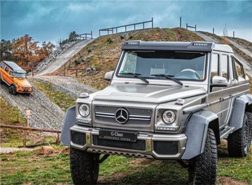 Fans der G-Klasse können sich auf dem ehemaligen Fliegerhorst austoben. Foto ampnet/Daimler