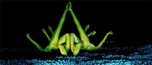 Leben unter Wasser:  Mit der Editta Braun Company kommt eine zeitgenössische Tanzgruppe nach Mühldorf in den Kulturschupp‘n, die mit ihren Produktionen weltweit unterwegs ist. Foto re