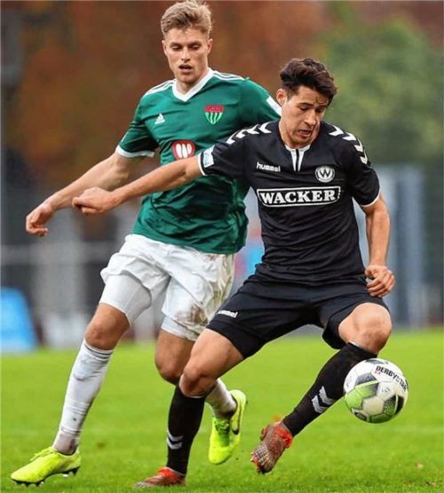 Lukas Mazagg (rechts), ehemals DFI Bad Aibling und SB Rosenheim, stand in den letzten Wochen bei Wacker Burghausen in der Startformation.Foto Butzhammer
