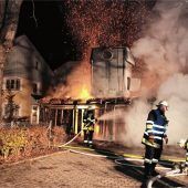 Holzschuppen brennt ab: Wohnheim der Diakonie wird evakuiert