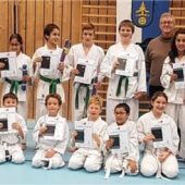 Karate-Kids erkämpfen sich höheren Kyu
