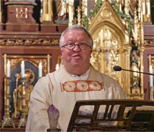 Pfarrer Peter Bergmaier feiert sein silbernes Priesterjubiläum. Foto re