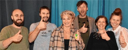Sechs Künstler, ein Laden: (von links) Matthias Drexlmaier, Maximilian Hundhammer, Donata Schiefer, Andreas Lausecker, Andrea Stork und Manuela Hollerbach. Fotos Schlecker