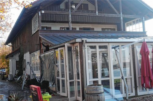 Seit Jahren sorgen die Erweiterungen an der Seegaststätte für Diskussionen. Jetzt sind die Fronten geklärt, der Umbau läuft auf vollen Touren. Foto Kirchner