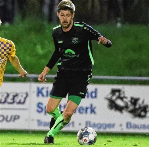 Siegsdorfs Torschütze bei der 1:4-Niederlage in Schönau war Felix Maaßen. Foto Butzhammer