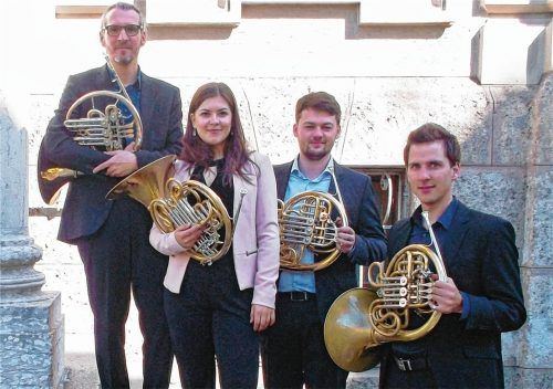 Stellen ihr Können als Hornisten unter Beweis (von links): Nikolaus Dengg, Sophia Keiler, Marco Baumann und Victor Praxmarer.Foto re