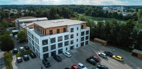 Um 1000 Quadratmeter wurde der Firmenstandort der Goerlich Pharma GmbH in Edling erweitert. Foto re