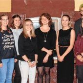 Stadt belohnt 23-fachen Lernfleiß in Schule und Beruf