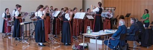 Vor der Jury: Der Rosenheimer Spielmannszug musiziert vor der kritischen Jury. Foto Re