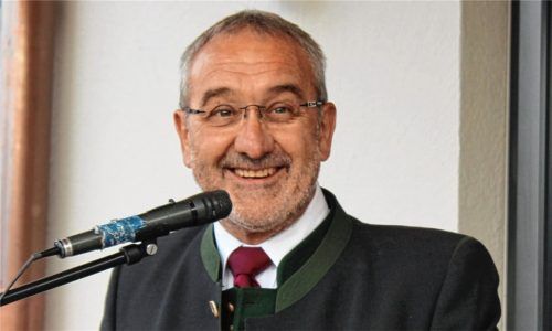 Wunschkandidat: Sepp Oberauer, Bürgermeister seit 1.Mai 2002, tritt bei der Wahl im März erneut für die CSU an. Foto Steffenhagen