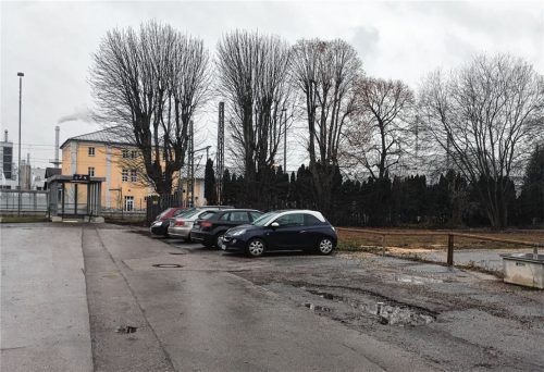 100 neue Parkplätze für Pkw und Fahrräder entstehen im kommenden Jahr am Bahnhaltepunkt Heufeld.Foto  Gerlach