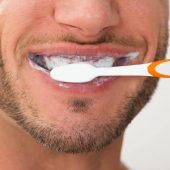 Warum Zähneputzen gut fürs Herz sein kann